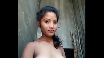 Madagascar babes fuck 8 man her pussy