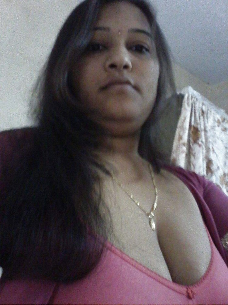 Sam recommend best of busty aunty photo hot